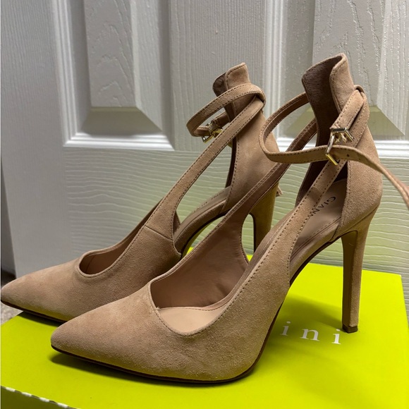 EUC- Gianni Bini heels - Picture 3 of 4